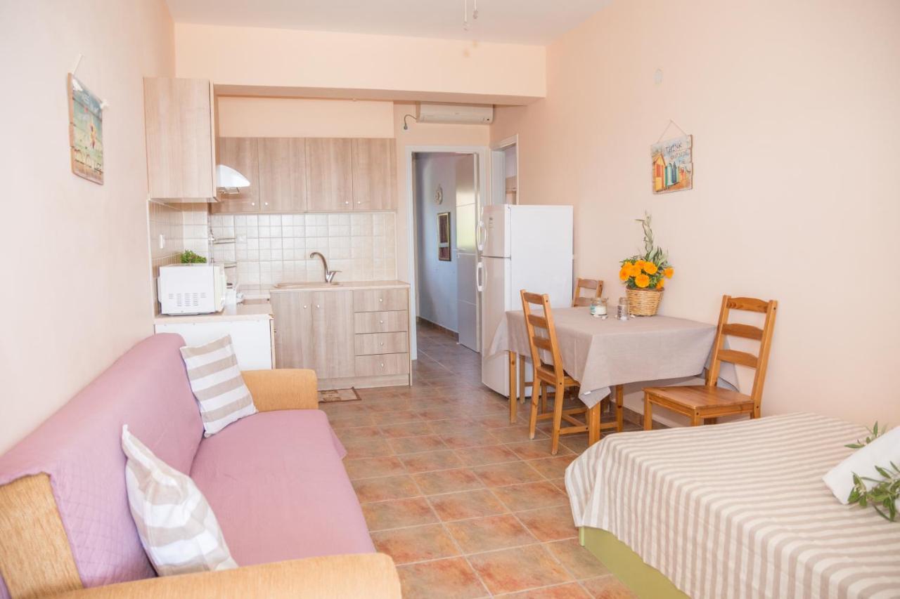 Ktima Develekou Apartamento Pigadhia  Exterior foto